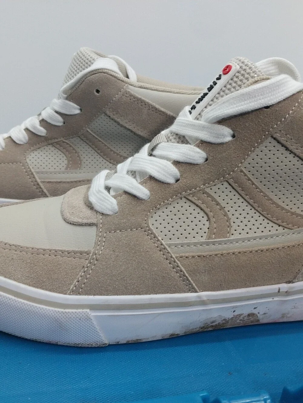 Airwalk Grind high-top sneakers featuring a suede and synthetic Size 6